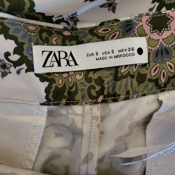 46B. Zara Wide Legged Flowy Pants - Size Small - Picture 5 of 6